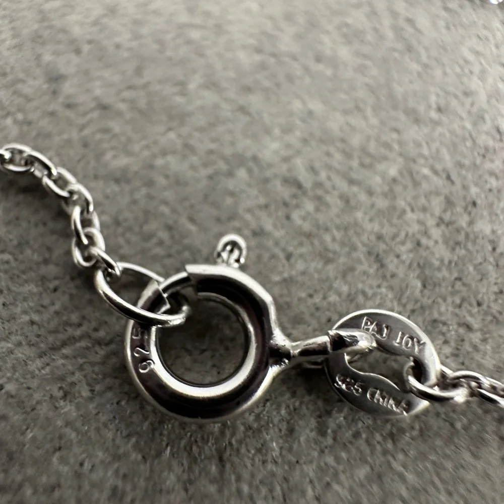 Jade and Peridot necklace in sterling silver by Jade of Yesteryear - Picture 5 of 9